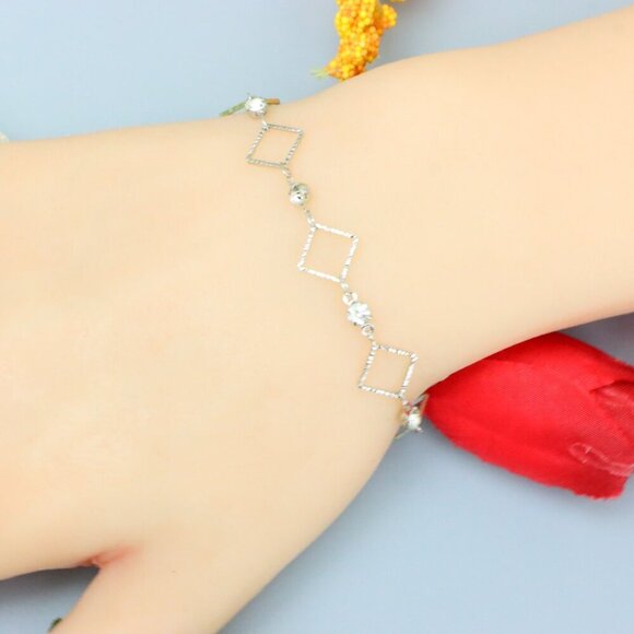 "Elegant & Trendy Bracelet, A Perfect Gift for Women, Thoughtful, EVCH1857 - Picture 10 of 10